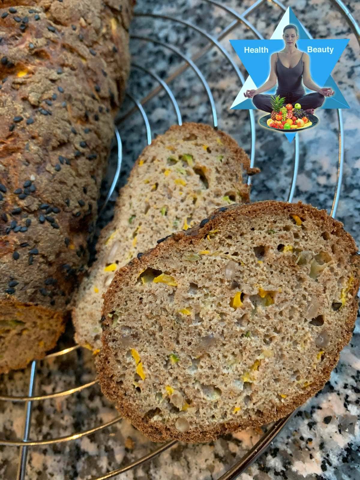 Zucchini Kürbiskernbrot - glutenfrei Low Carb Brotrezept - Vialmesszentrum